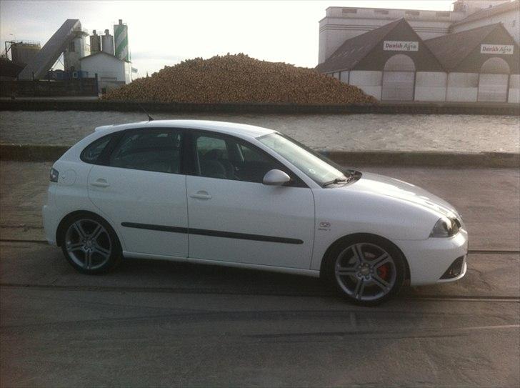 Seat Ibiza 1,8 FR 20VT 5d. SOLGT. billede 3