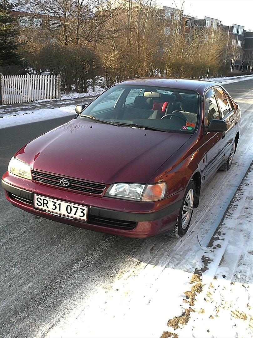 Toyota Carina E billede 1