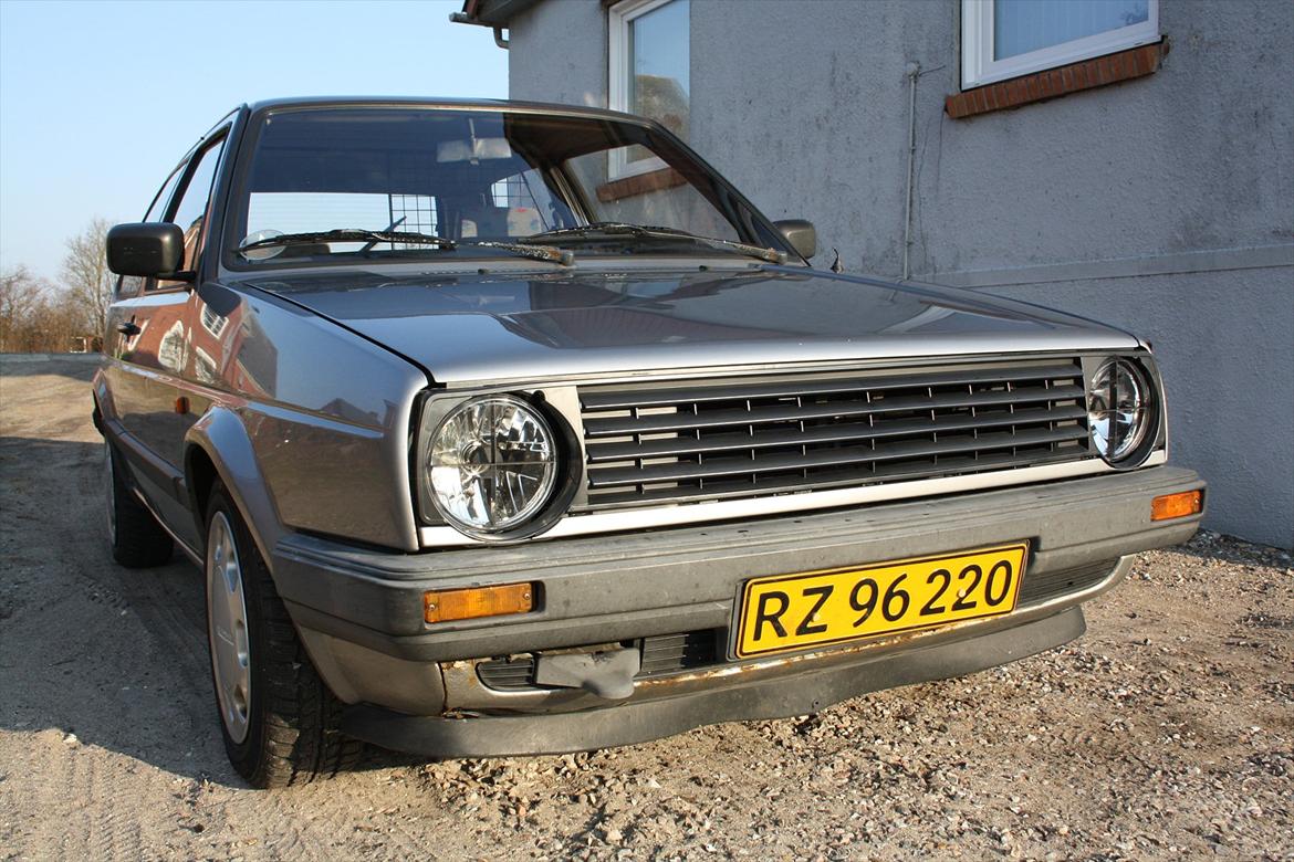 VW Golf 2 CL 1,6 TD - Da den stadig havde standard frontblink og på vinterhjul billede 15