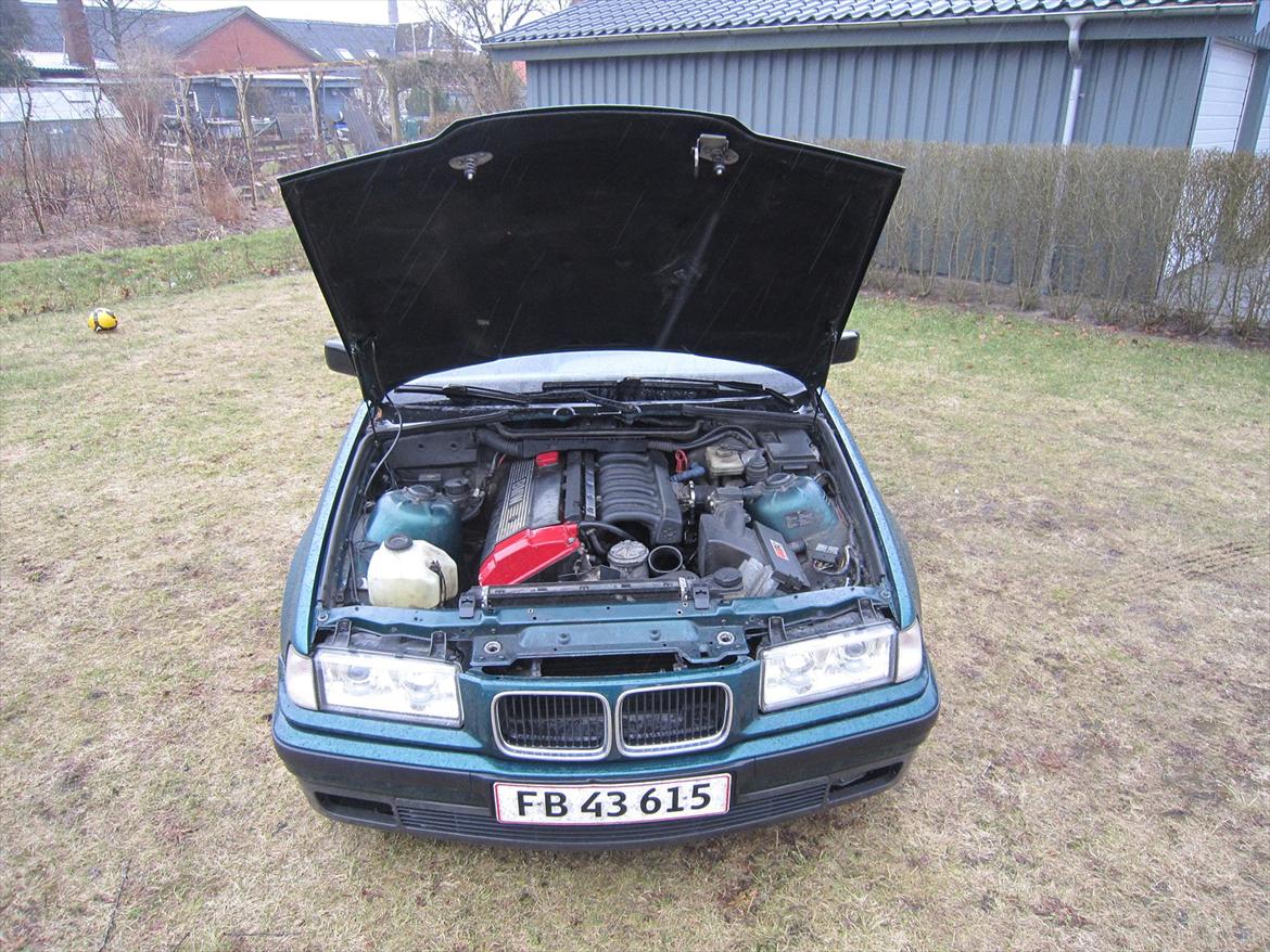 BMW E36 320i billede 1