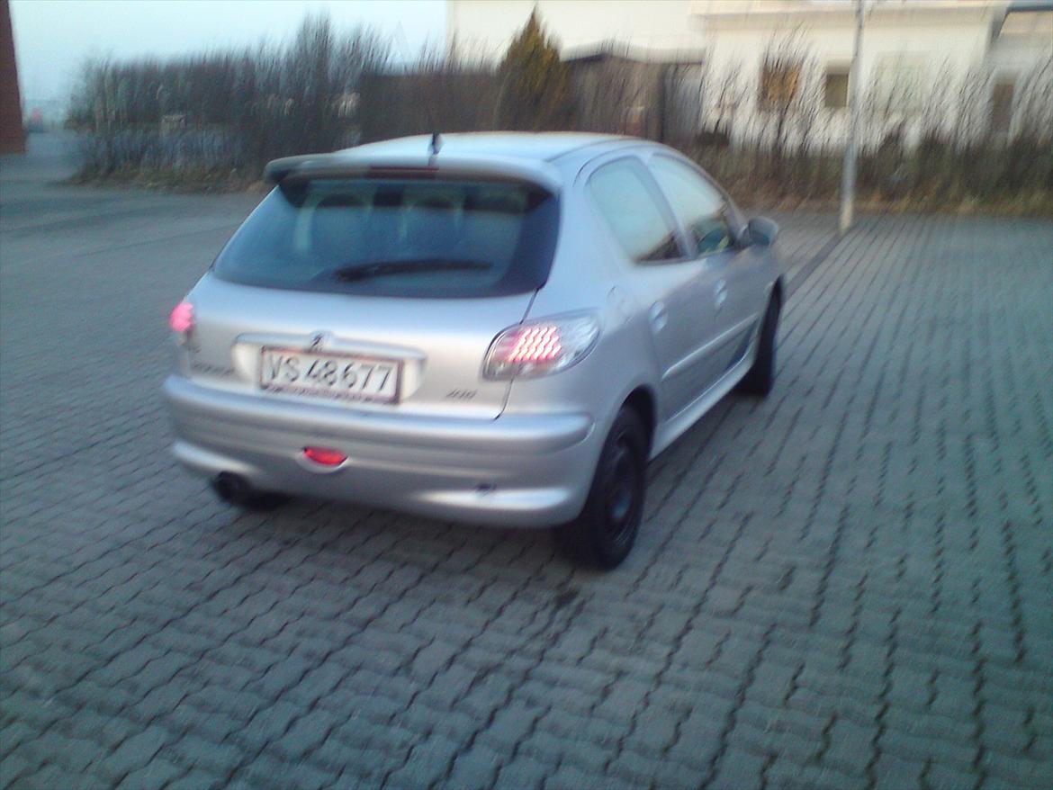 Peugeot 206 1.6 8v solgt billede 15