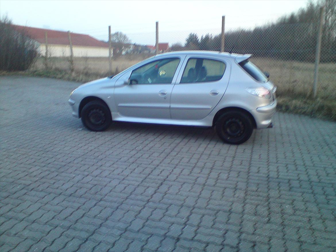 Peugeot 206 1.6 8v solgt billede 17