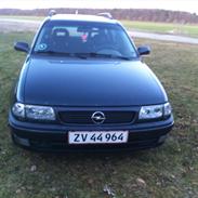 Opel astra f st.car