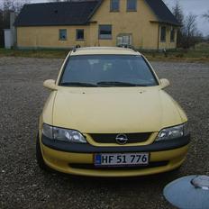 Opel vectra B st.car
