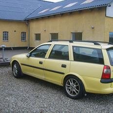 Opel vectra B st.car