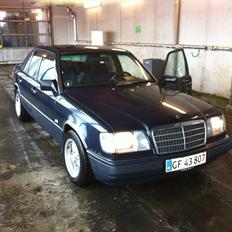 Mercedes Benz e200