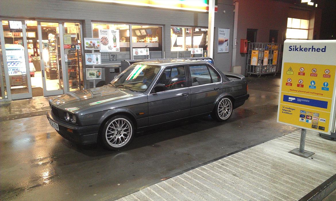 BMW E30 320i Tidl. bil billede 10