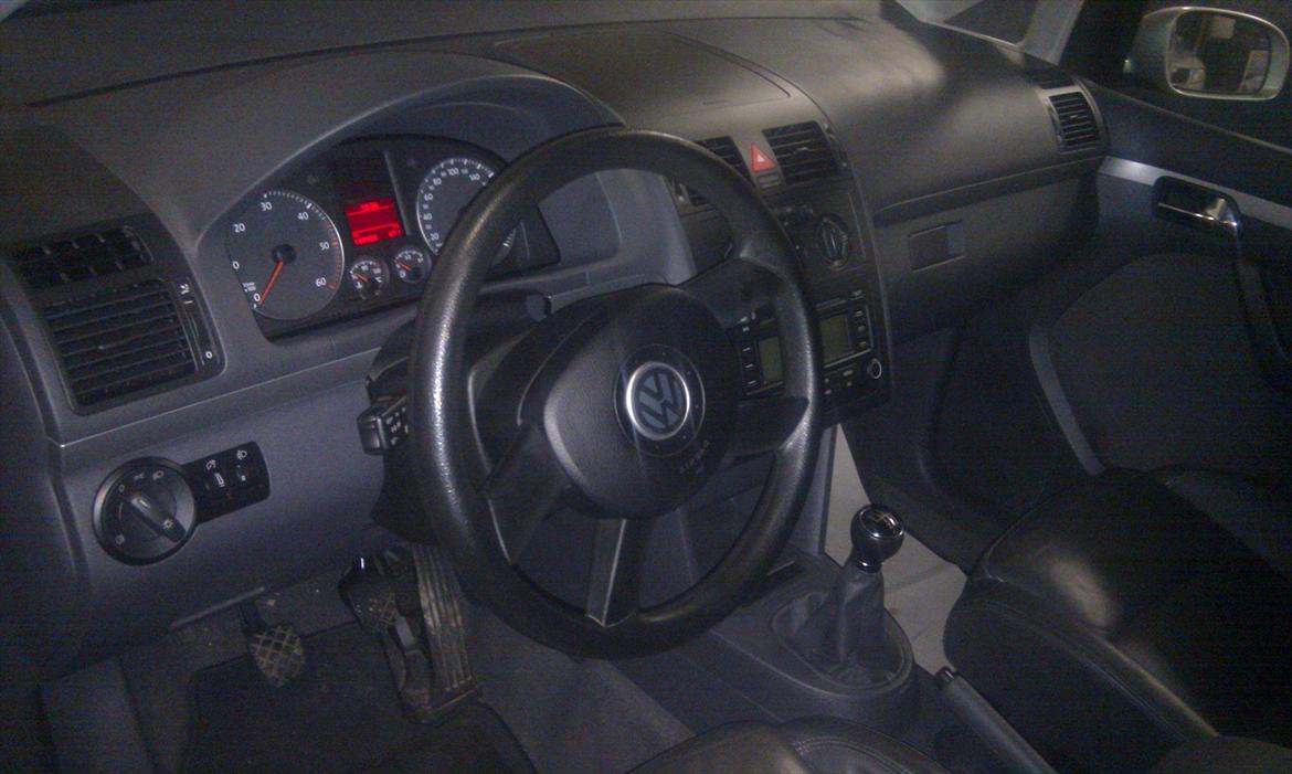 VW Touran 2.0 TDI    - TOTAL SKADET! - Da jeg fik den.. billede 10