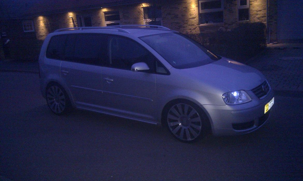 VW Touran 2.0 TDI    - TOTAL SKADET! billede 8