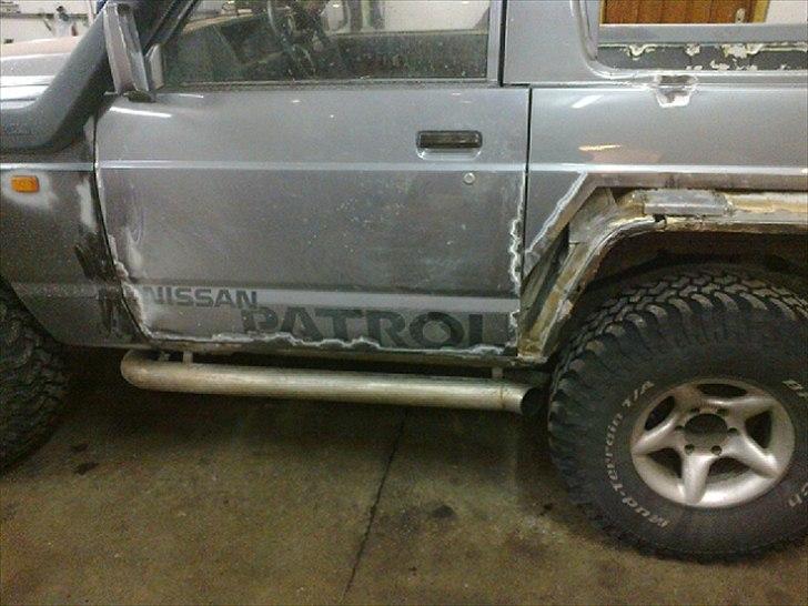 Nissan patrol 3,3 td billede 2