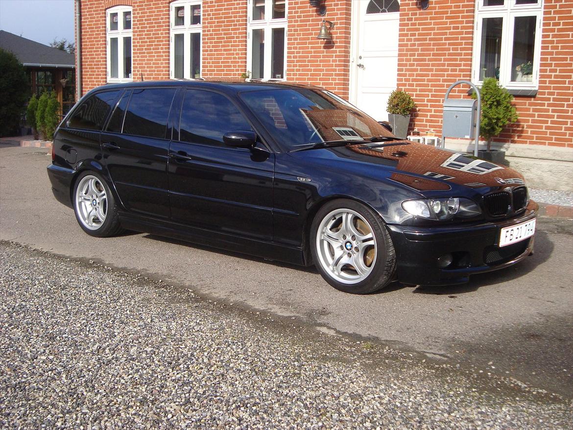 Opel Vectra B - Bilen der erstattede Vectraen. En BMW E46 330D. Her med de fælge den er født med. Har 19" Rial Daytona Race fælge til at ligge til den. billede 19