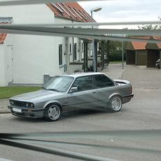 BMW e30 325i - solgt