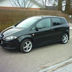 Seat altea black white edition