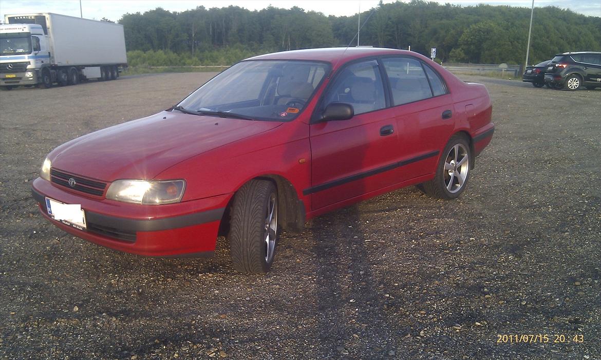 Toyota Carina E billede 2