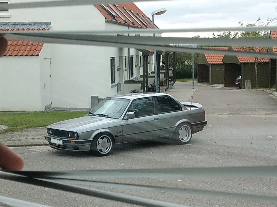 BMW e30 325i - solgt billede 1