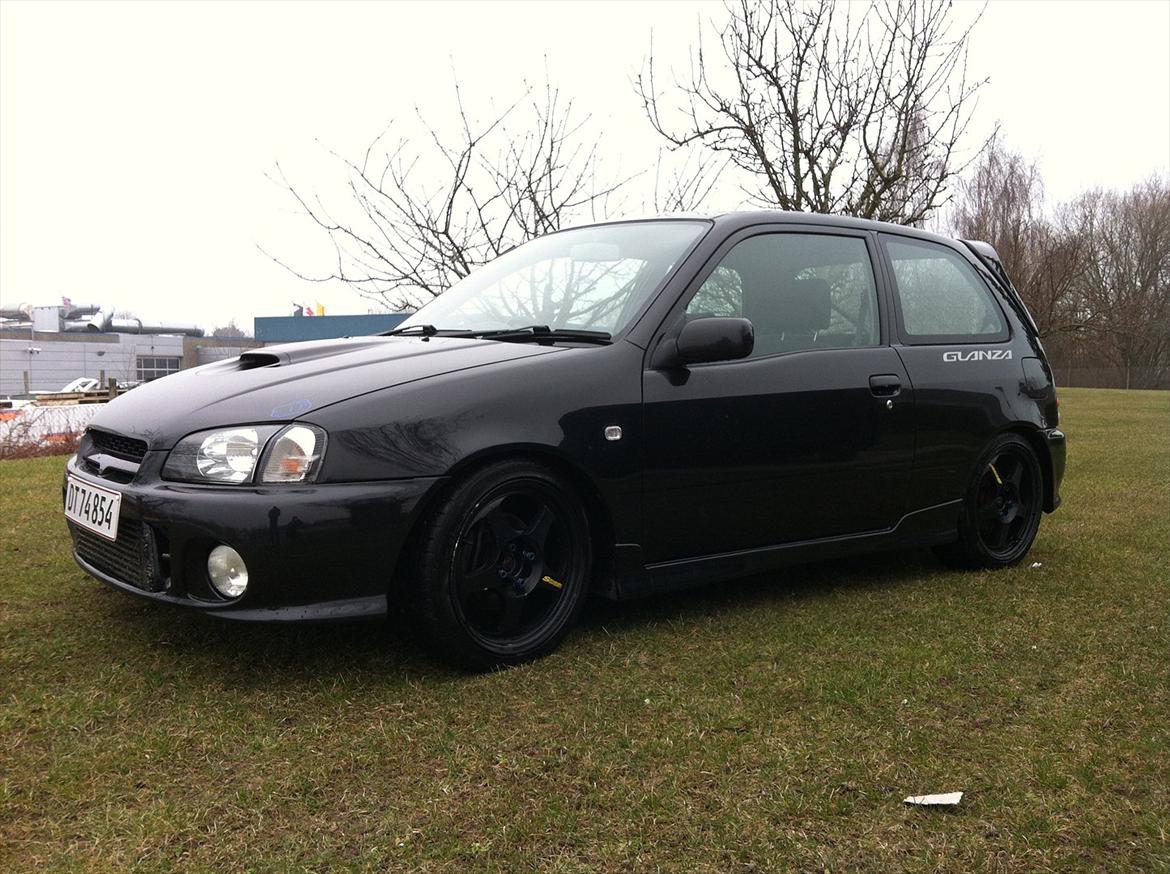 Toyota Starlet Glanza V billede 1