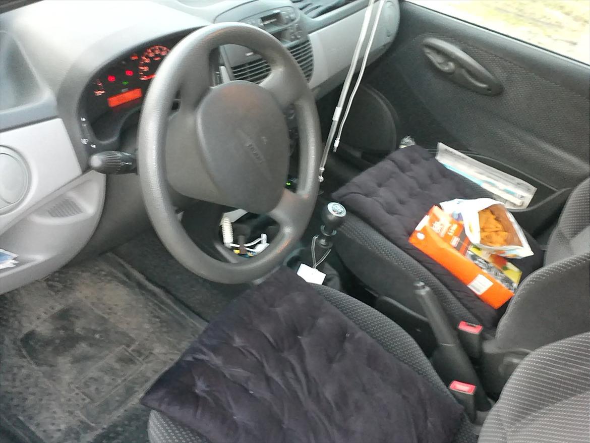 Fiat Punto 1,2 HLX 80 - Snacks til "foto-shootet" ;) billede 6