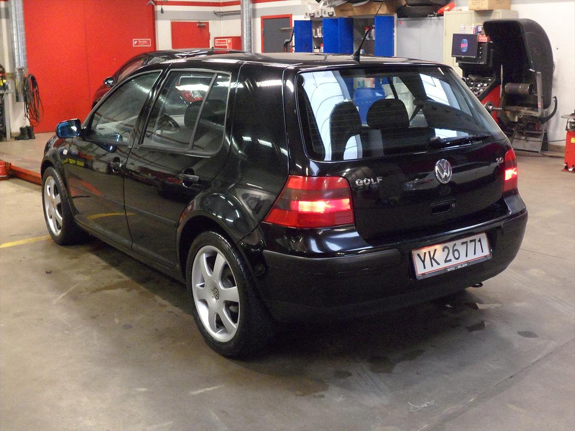 VW Golf IV SOLGT billede 1