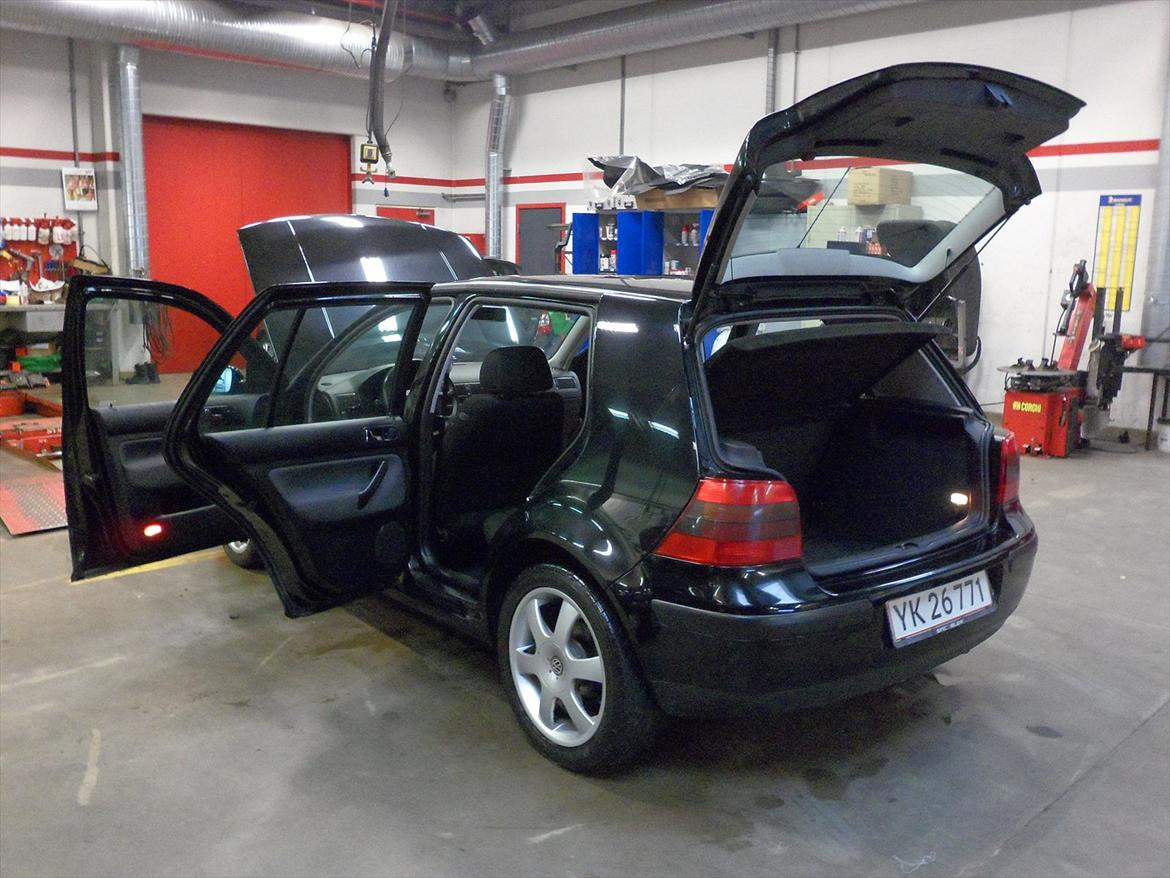 VW Golf IV SOLGT billede 2