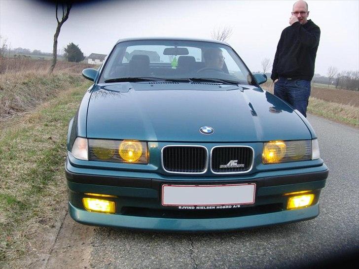 BMW 320i Coupé "AC Schnitzer" - På vej hjem fra Vamdrup hvos jeg havde fint følgeskab med denne RS13'er: http://bilgalleri.dk/gal_visbil.aspx?ID=185246 billede 18
