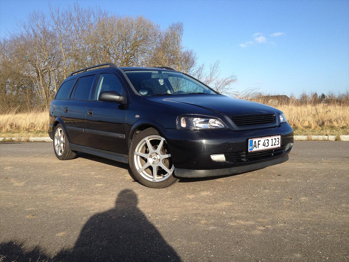 Opel Astra G st.car totalskadet billede 2