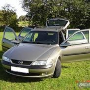 Opel vectra B, CD st.car