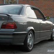 BMW 320i Coupe Solgt