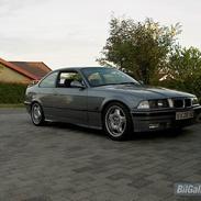 BMW 320i Coupe Solgt
