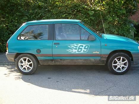 Opel Corsa *Totaltskadet* - Jah... en vask ville ha pyntet gevaldigt :o) billede 2