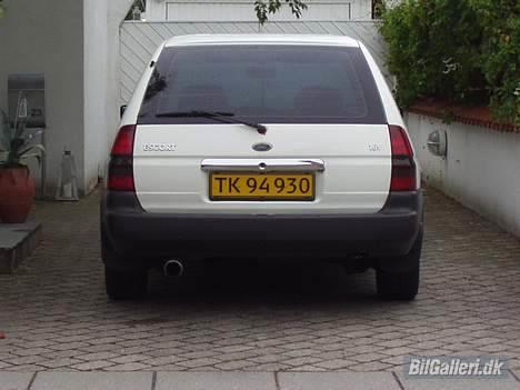 Ford Escort 1,6i 16V st. car - Sådan ser den ud med tonede lygter... billede 13
