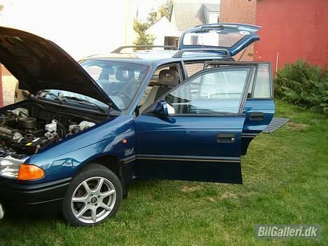 Opel Astra 1,6 i club st.car *Solgt* billede 3