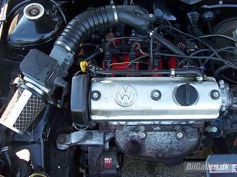 VW Polo GT SOLGT - Lækkert lille maskinerum :) 92hk ;) swooooob billede 4