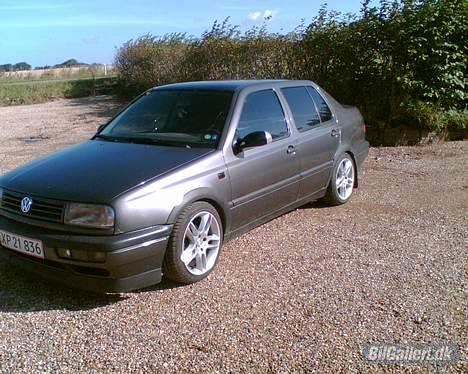 VW Vento 1.8 GL (solgt) billede 13