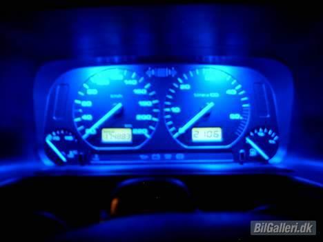 VW Golf Totalskadet - så kom der lige noget andet lys i købte et vw kit 2 (blåt) på www.dioder.dk billede 8