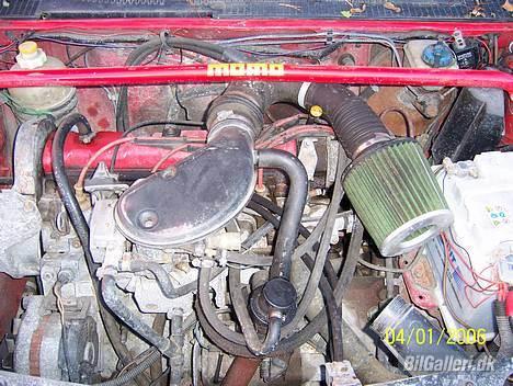 Peugeot 205 XT Solgt - Ja en motor vask ville helt sikkert pynte en del?  billede 4