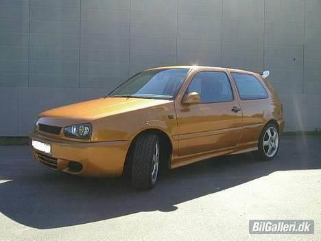 VW Golf 3 (SOLGT) - Sådan ser den ud i dag, mangler lige lidt sænkning:) billede 1