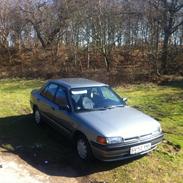 Mazda 323 glx