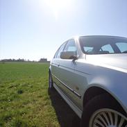 BMW E39 528i