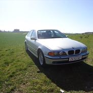 BMW E39 528i
