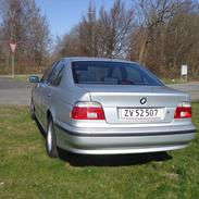 BMW E39 528i