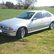 BMW E39 528i