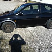 Opel Corsa 1,4i sport.