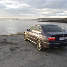 BMW E39 523i