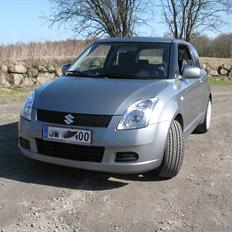 Suzuki a Swift 1.3 GLS