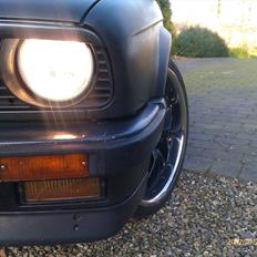 BMW e30 320i (shadow)