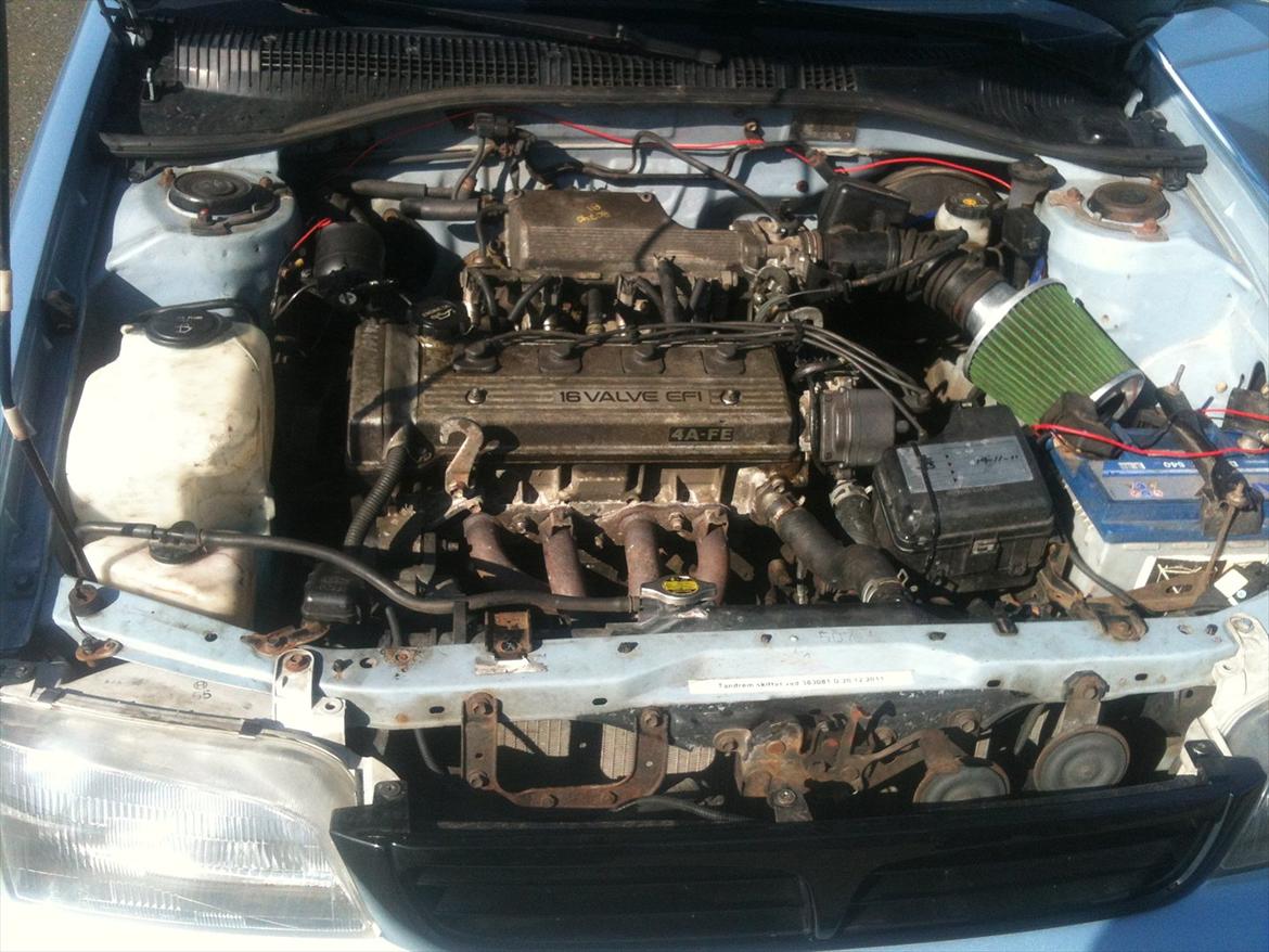 Toyota Carina E billede 2