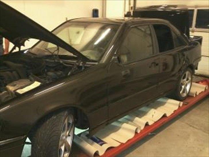 Mercedes Benz C250 - Ved undervogns behandlingen, 5 dage inden kører prøve :) billede 12