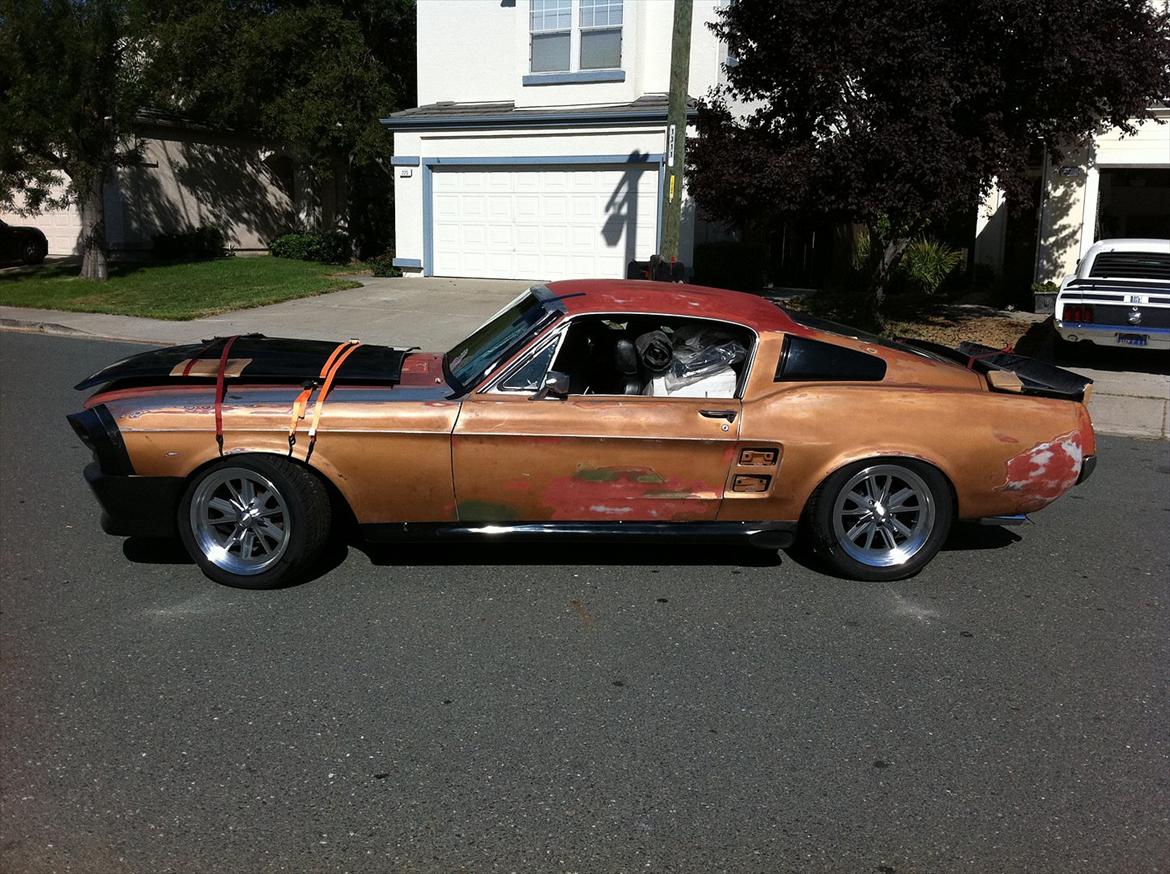 Ford Mustang Fastback - billedet var fra jeg var ved at pakke den og gøre den klar til at blive sendt hjem til danmark billede 4