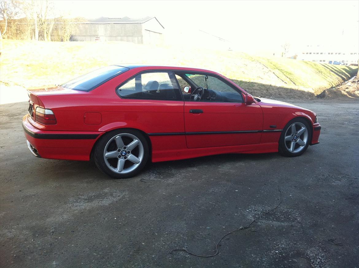 BMW 325i venos coupe billede 4