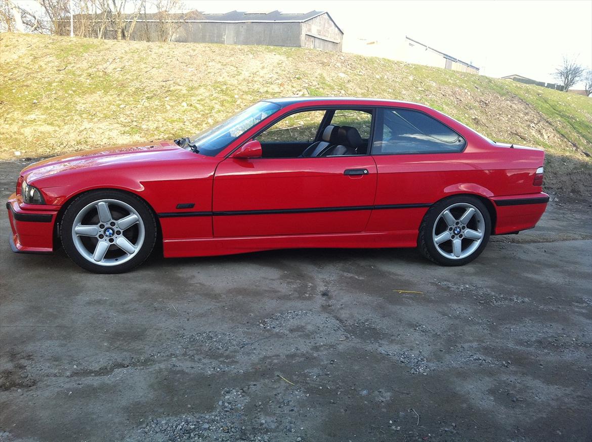 BMW 325i venos coupe billede 8